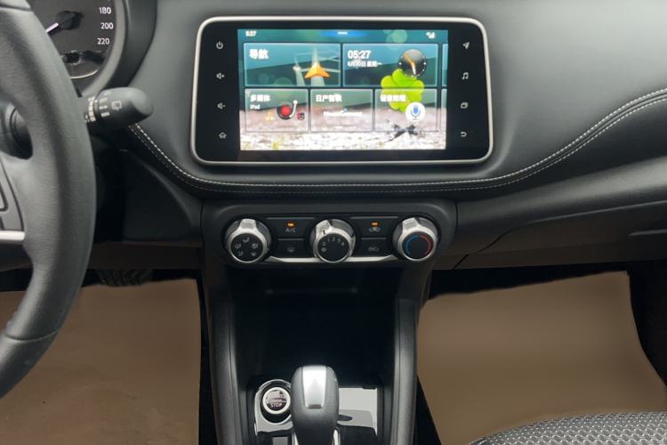 Used Nissan Kicks 2018 1.5L CVT Smart Connect Luxury Edition Interior 1