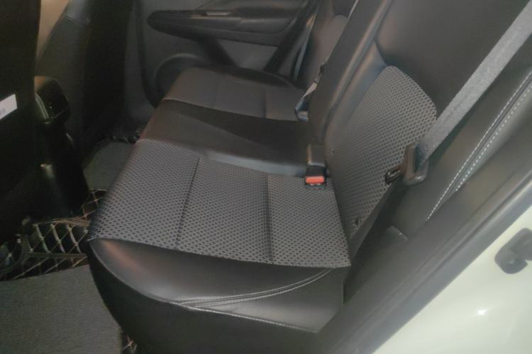 Used Nissan Kicks 2018 1.5L CVT Smart Connect Luxury Edition Interior 4