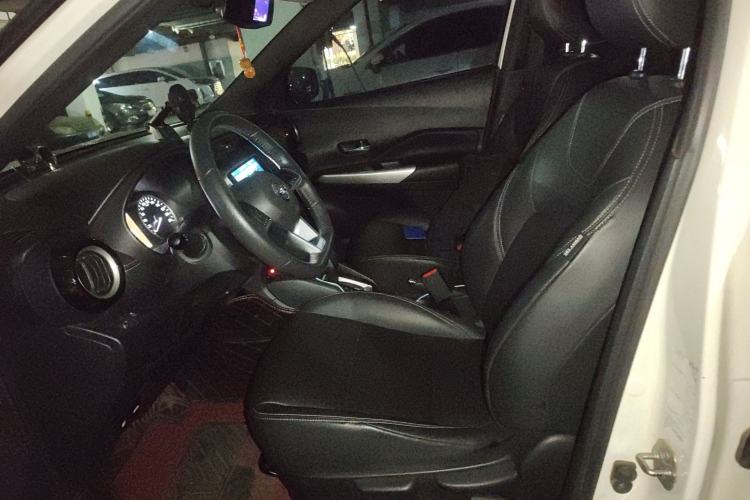 Used Nissan Kicks 2018 1.5L CVT Smart Connect Luxury Edition Left Front Seat