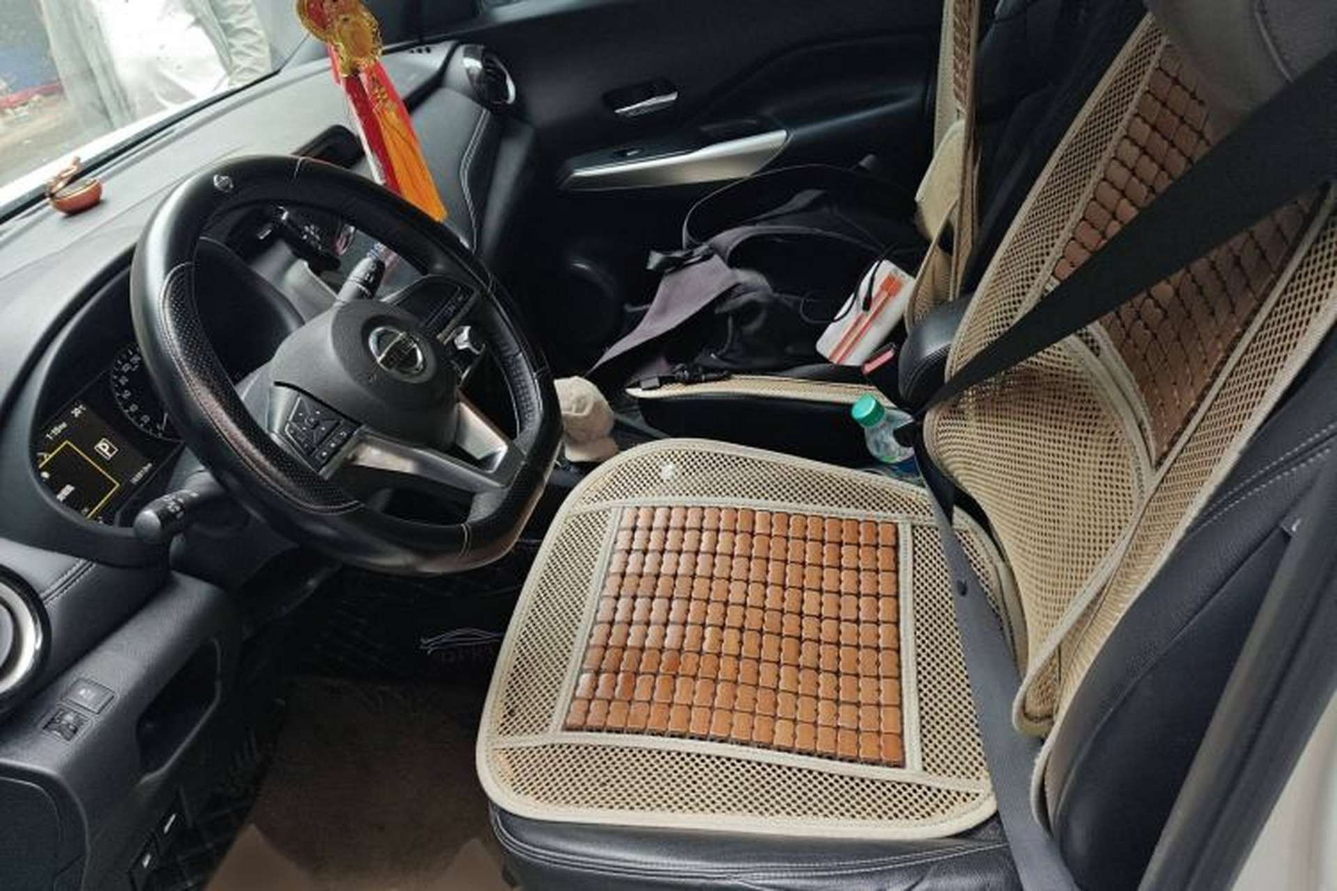Used Nissan Kicks 2018 1.5L CVT Smart Connect Luxury Edition Left Front Seat