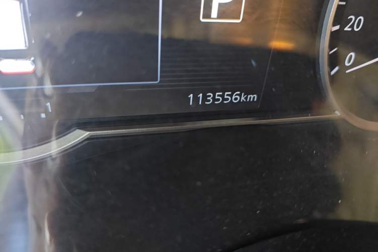 Used Nissan Kicks 2018 1.5L CVT Smart Connect Luxury Edition Odometer Close Up