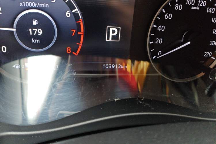 Used Nissan Kicks 2018 1.5L CVT Smart Connect Luxury Edition Odometer Close Up