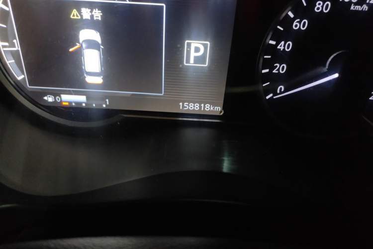 Used Nissan Kicks 2018 1.5L CVT Smart Connect Luxury Edition Odometer Close Up