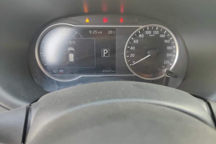 Used Nissan Kicks 2018 1.5L CVT Smart Connect Luxury Edition Odometer Close Up