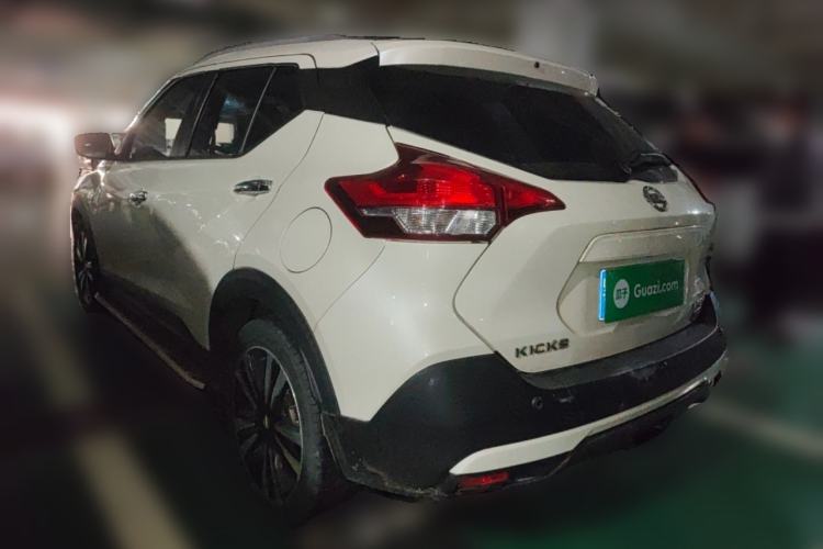 Used Nissan Kicks 2018 1.5L CVT Smart Connect Luxury Edition Rear Left 45 Deg