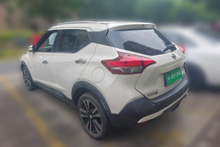 Used Nissan Kicks 2018 1.5L CVT Smart Connect Luxury Edition Rear Left 45 Deg