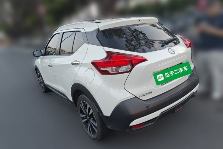Used Nissan Kicks 2018 1.5L CVT Smart Connect Luxury Edition Rear Left 45 Deg