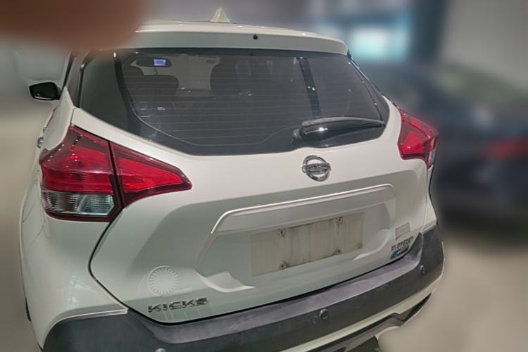 Used Nissan Kicks 2018 1.5L CVT Smart Connect Luxury Edition Rear