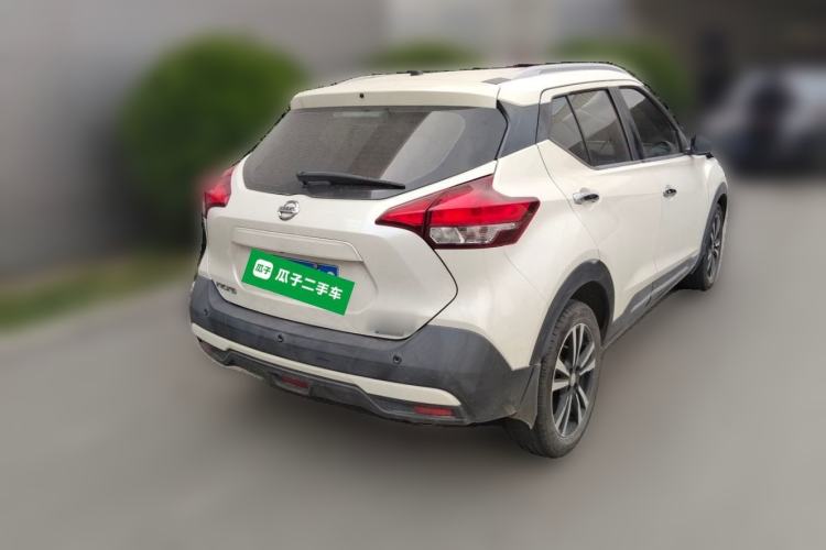 Used Nissan Kicks 2018 1.5L CVT Smart Connect Luxury Edition Rear Right 45 Deg
