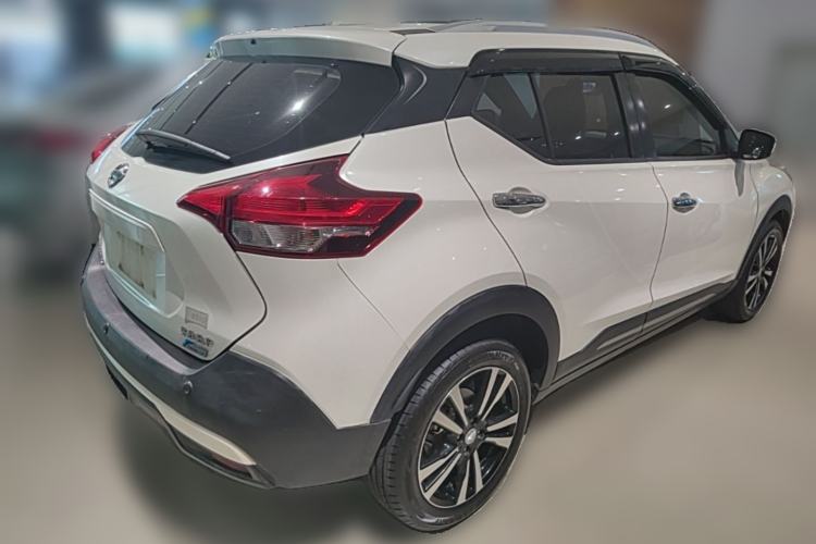 Used Nissan Kicks 2018 1.5L CVT Smart Connect Luxury Edition Rear Right 45 Deg