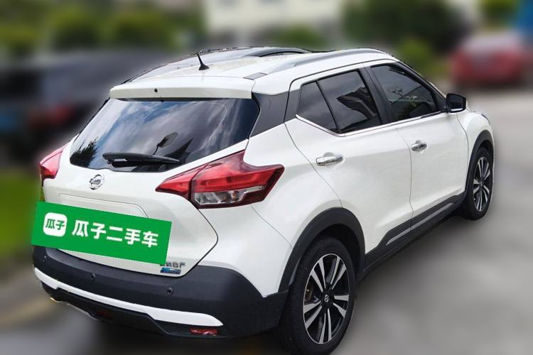 Used Nissan Kicks 2018 1.5L CVT Smart Connect Luxury Edition Rear Right 45 Deg