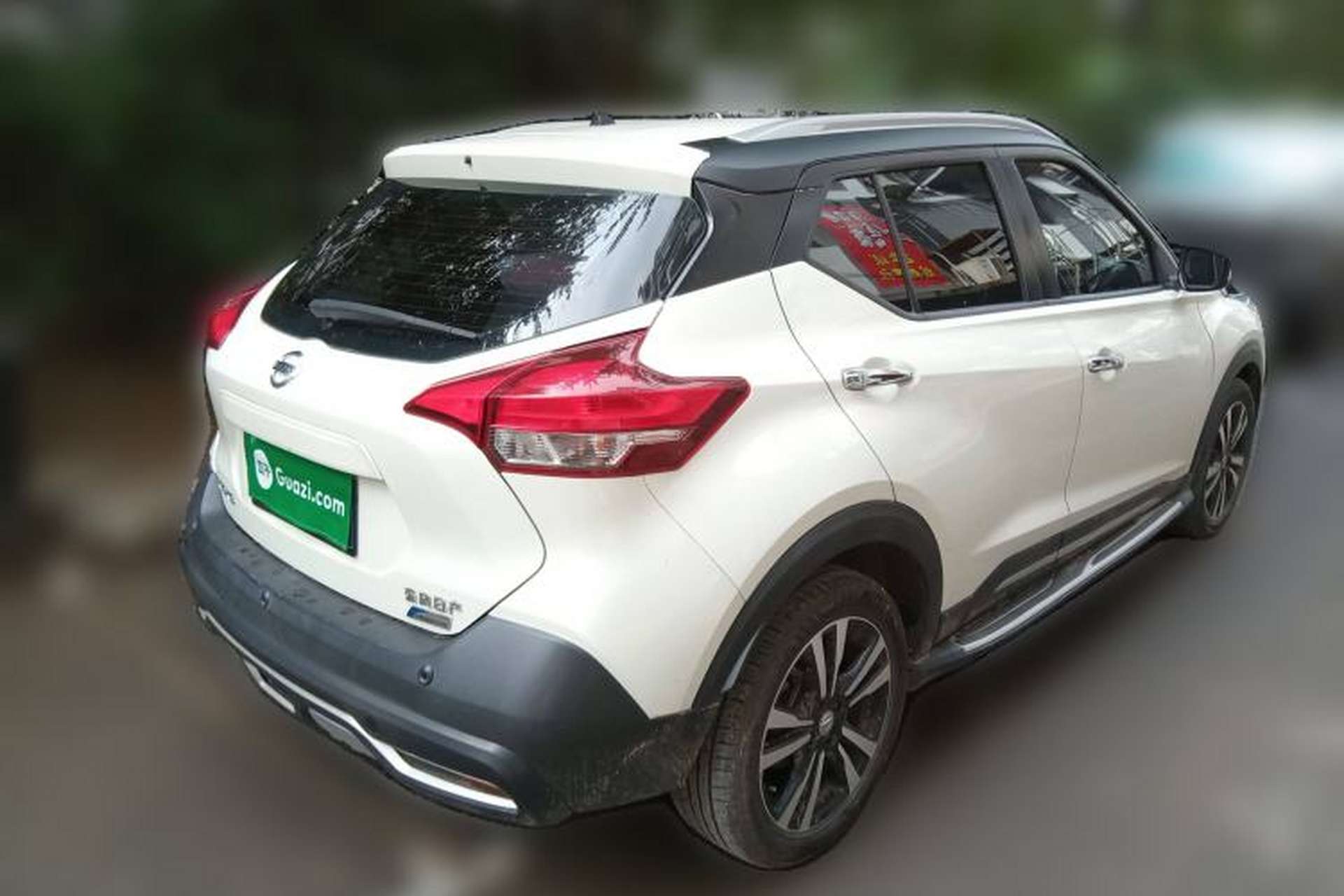 Used Nissan Kicks 2018 1.5L CVT Smart Connect Luxury Edition Rear Right 45 Deg