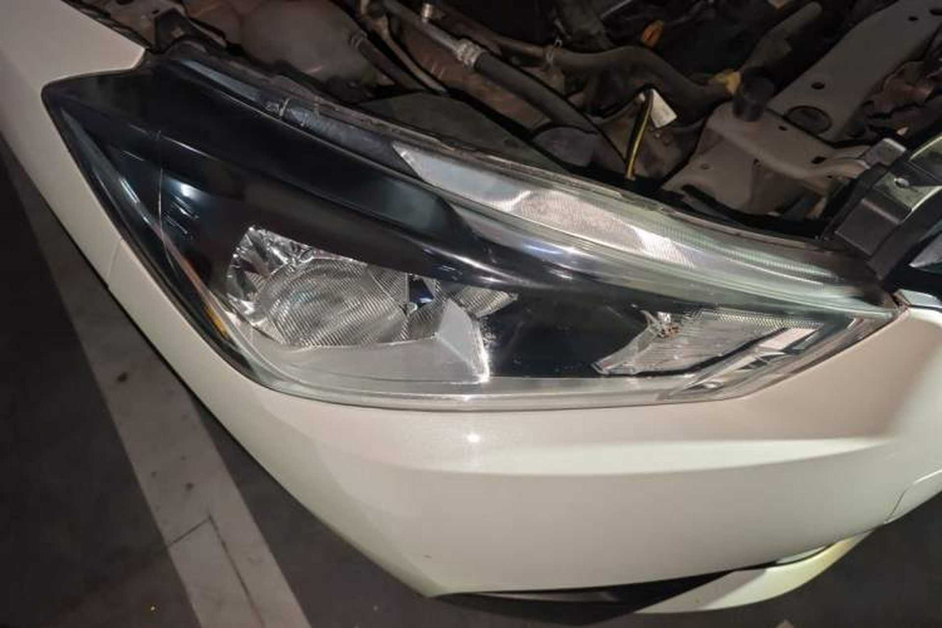 Used Nissan Kicks 2018 1.5L CVT Smart Connect Luxury Edition Right Front Headlight