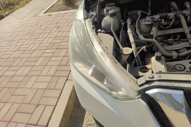 Used Nissan Kicks 2018 1.5L CVT Smart Connect Luxury Edition Right Front Headlight