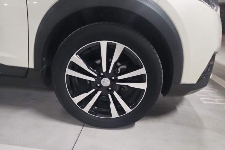 Used Nissan Kicks 2018 1.5L CVT Smart Connect Luxury Edition Right Front Wheel Hub
