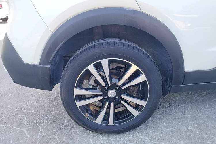 Used Nissan Kicks 2018 1.5L CVT Smart Connect Luxury Edition Right Rear Wheel Hub