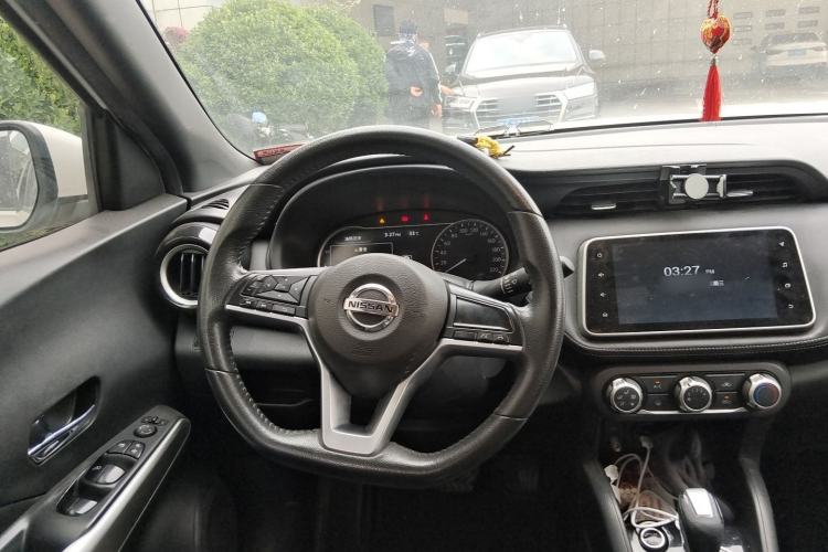 Used Nissan Kicks 2018 1.5L CVT Smart Connect Luxury Edition Steering Wheel