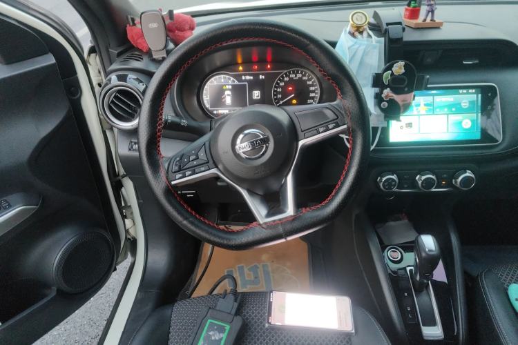 Used Nissan Kicks 2018 1.5L CVT Smart Connect Luxury Edition Steering Wheel