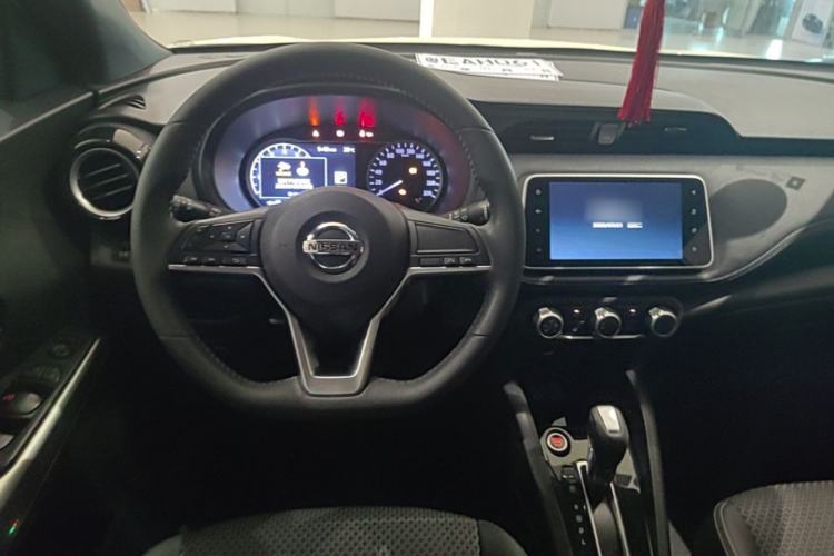 Used Nissan Kicks 2018 1.5L CVT Smart Connect Luxury Edition Steering Wheel
