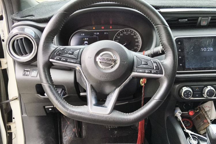 Used Nissan Kicks 2018 1.5L CVT Smart Connect Luxury Edition Steering Wheel