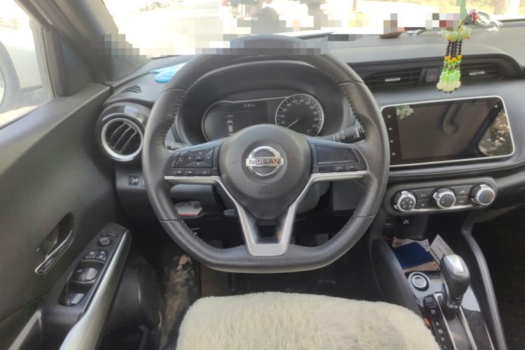 Used Nissan Kicks 2018 1.5L CVT Smart Connect Luxury Edition Steering Wheel
