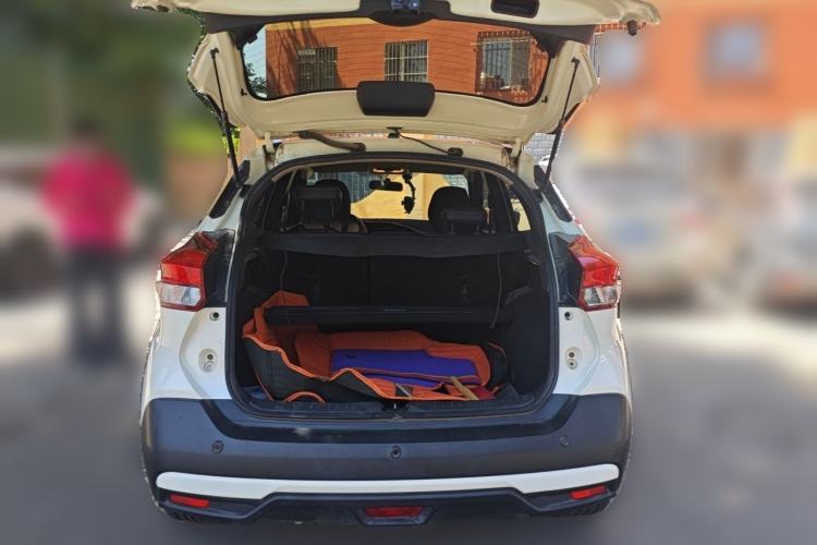 Used Nissan Kicks 2018 1.5L CVT Smart Connect Luxury Edition Trunk