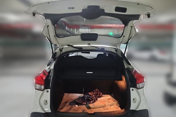 Used Nissan Kicks 2018 1.5L CVT Smart Connect Luxury Edition Trunk