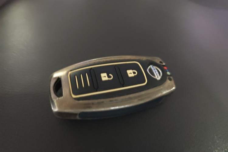 Used Nissan Kicks 2018 1.5L CVT Smart Connect Luxury Edition Vehicle Key