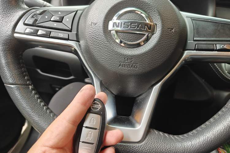 Used Nissan Kicks 2018 1.5L CVT Smart Connect Luxury Edition Vehicle Key