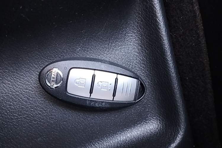 Used Nissan Kicks 2018 1.5L CVT Smart Connect Luxury Edition Vehicle Key