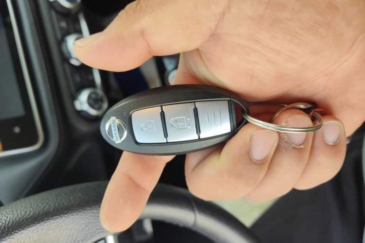 Used Nissan Kicks 2018 1.5L CVT Smart Connect Luxury Edition Vehicle Key