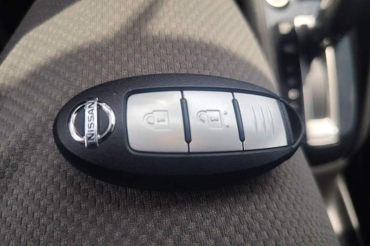 Used Nissan Kicks 2018 1.5L CVT Smart Connect Luxury Edition Vehicle Key