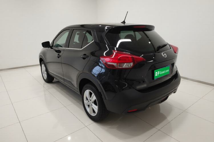 Used Nissan Kicks 2019 1.5L Manual Cool Edition Exterior 2
