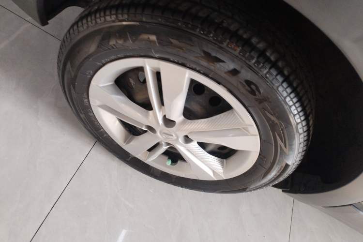 Used Nissan Kicks 2019 1.5L Manual Cool Edition Exterior 5