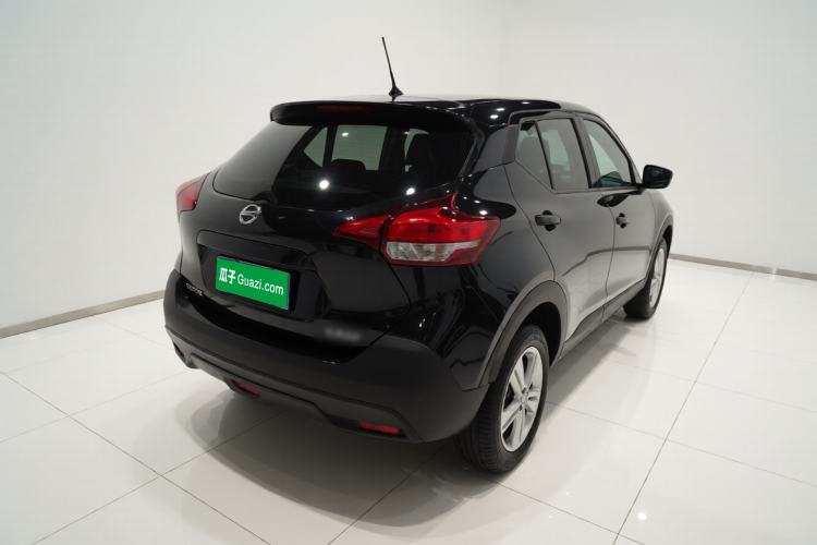 Used Nissan Kicks 2019 1.5L Manual Cool Edition Rear Right 45 Deg