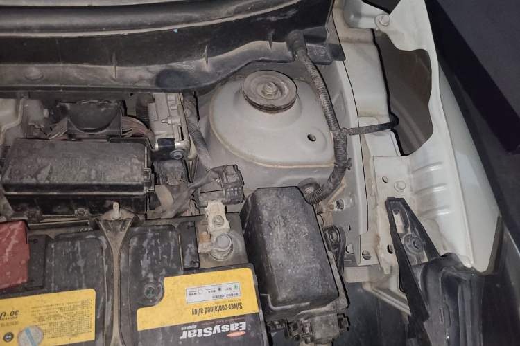 Used Nissan Kicks 2019 1.5L CVT Cool Enjoy Edition Engine Bay Left