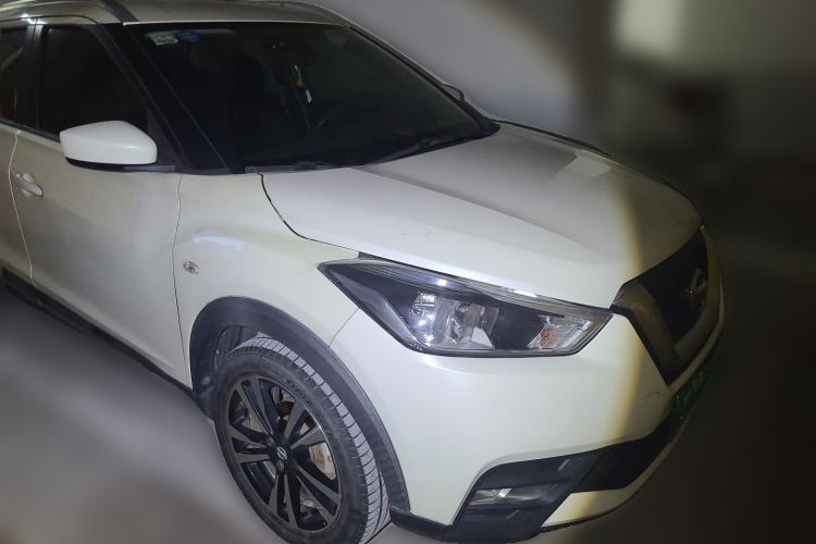 Used Nissan Kicks 2019 1.5L CVT Cool Enjoy Edition Front Right 45 Deg