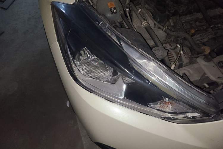 Used Nissan Kicks 2019 1.5L CVT Cool Enjoy Edition Right Front Headlight
