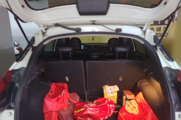 Used Nissan Kicks 2019 1.5L CVT Cool Enjoy Edition Trunk