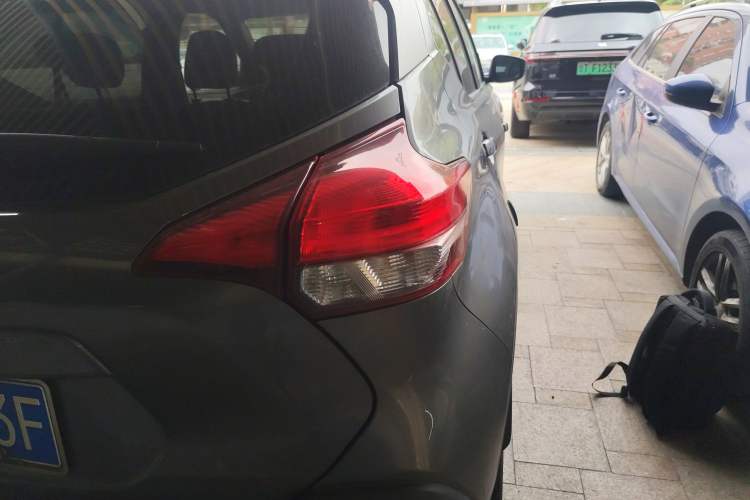 Used Nissan Kicks 2019 1.5L CVT Cool Enjoy Edition Exterior 1