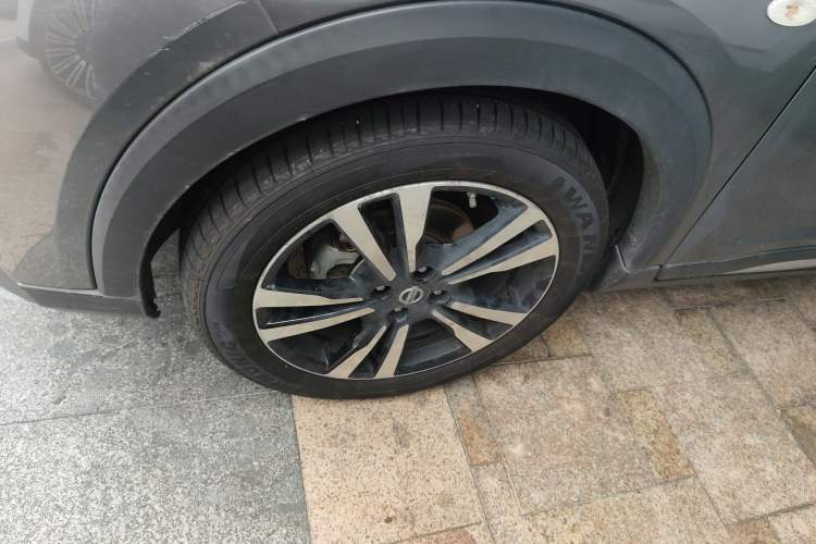 Used Nissan Kicks 2019 1.5L CVT Cool Enjoy Edition Exterior 2