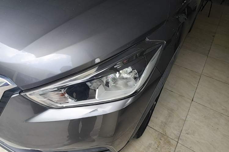 Used Nissan Kicks 2019 1.5L CVT Smart Connect Luxury Edition Left Front Headlight