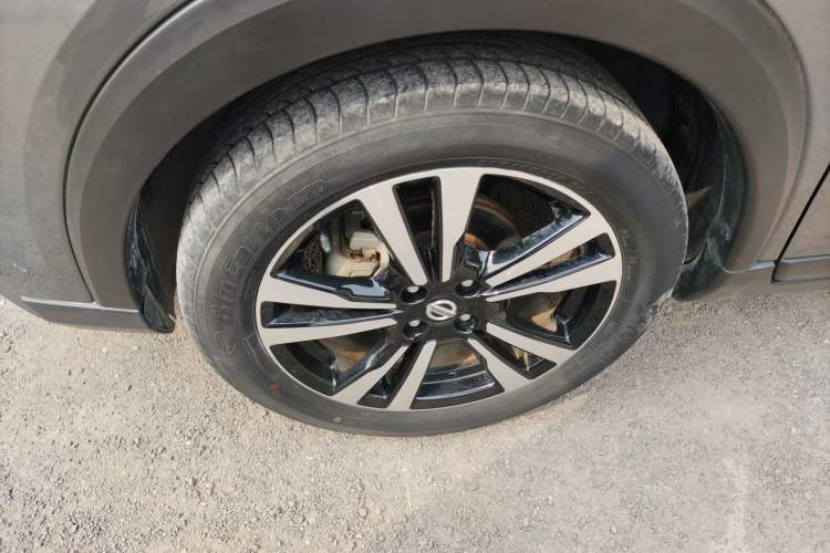 Used Nissan Kicks 2019 1.5L CVT Smart Connect Luxury Edition Left Front Wheel Hub