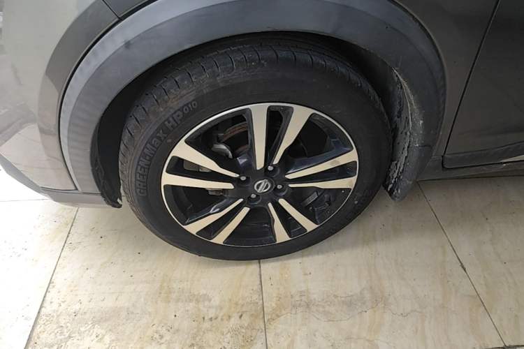 Used Nissan Kicks 2019 1.5L CVT Smart Connect Luxury Edition Left Front Wheel Hub