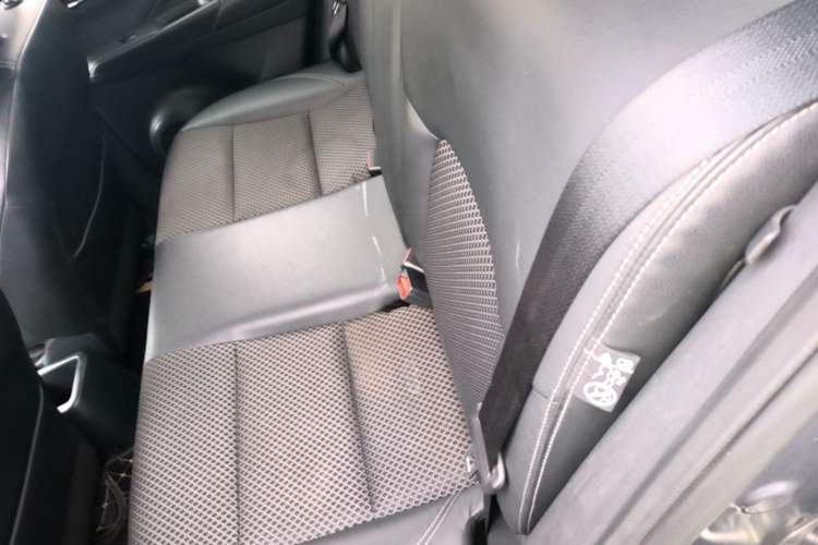 Used Nissan Kicks 2019 1.5L CVT Smart Connect Luxury Edition Left Rear Seat