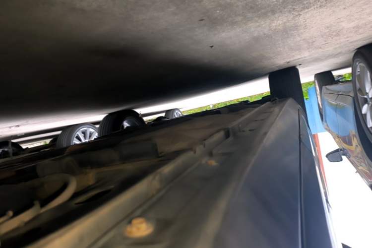 Used Nissan Kicks 2019 1.5L CVT Smart Connect Luxury Edition Left Side Sill