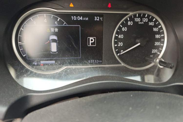 Used Nissan Kicks 2019 1.5L CVT Smart Connect Luxury Edition Odometer Close Up
