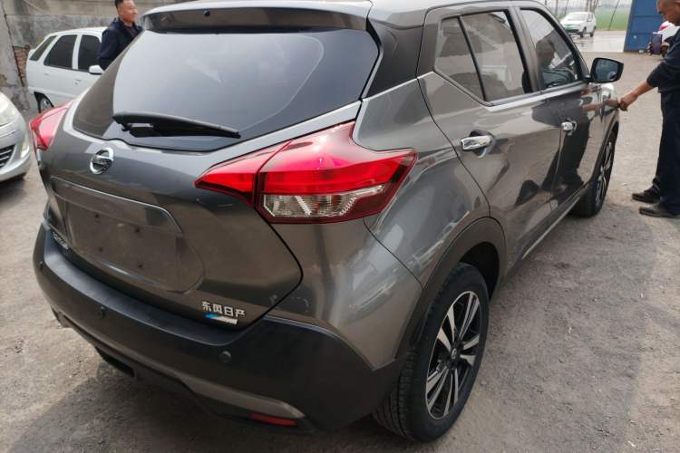 Used Nissan Kicks 2019 1.5L CVT Smart Connect Luxury Edition Rear Right 45 Deg