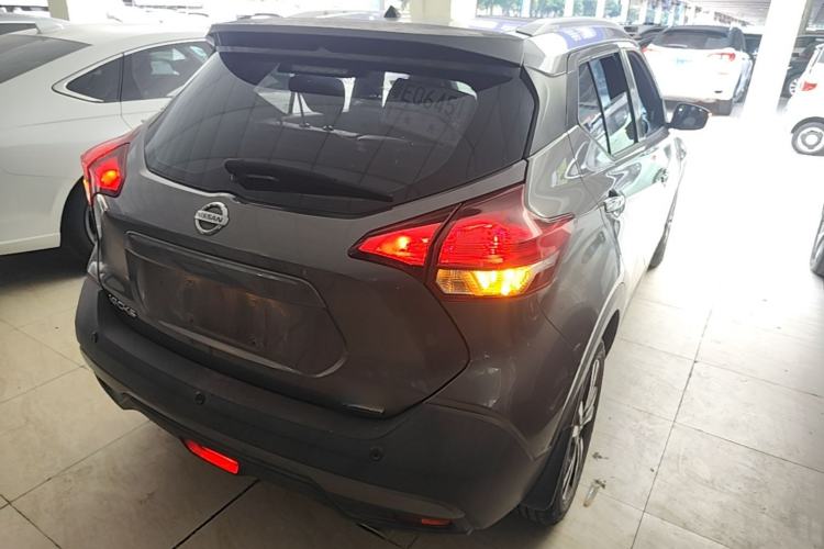 Used Nissan Kicks 2019 1.5L CVT Smart Connect Luxury Edition Rear Right 45 Deg