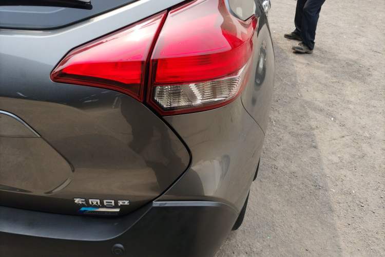 Used Nissan Kicks 2019 1.5L CVT Smart Connect Luxury Edition Right Rear Taillight